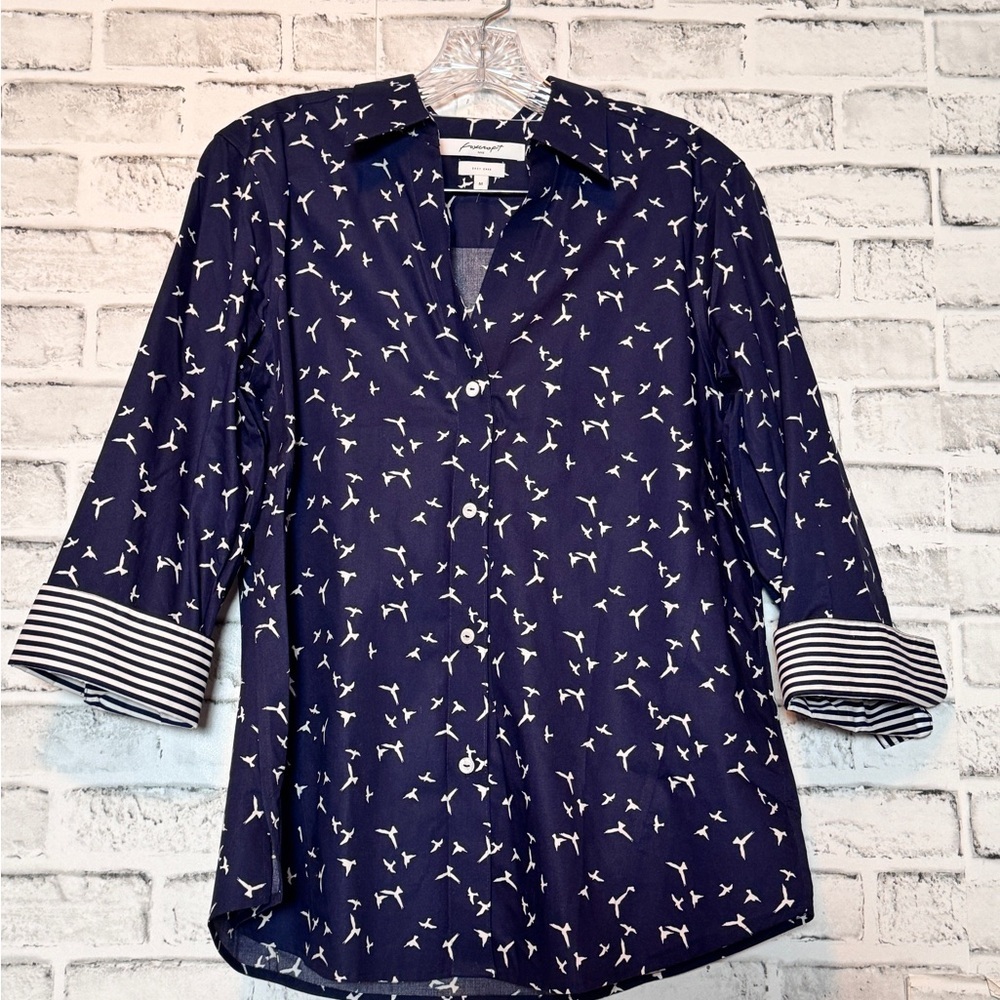 Navy‎ Blue Button-Up Shirt with white Bird Print size M 3/4 sleeve cuffed stripe